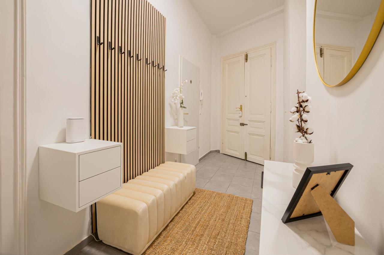 Charming Apt Perfect For 4-6 Tram, Self-Checkin Wien Eksteriør billede