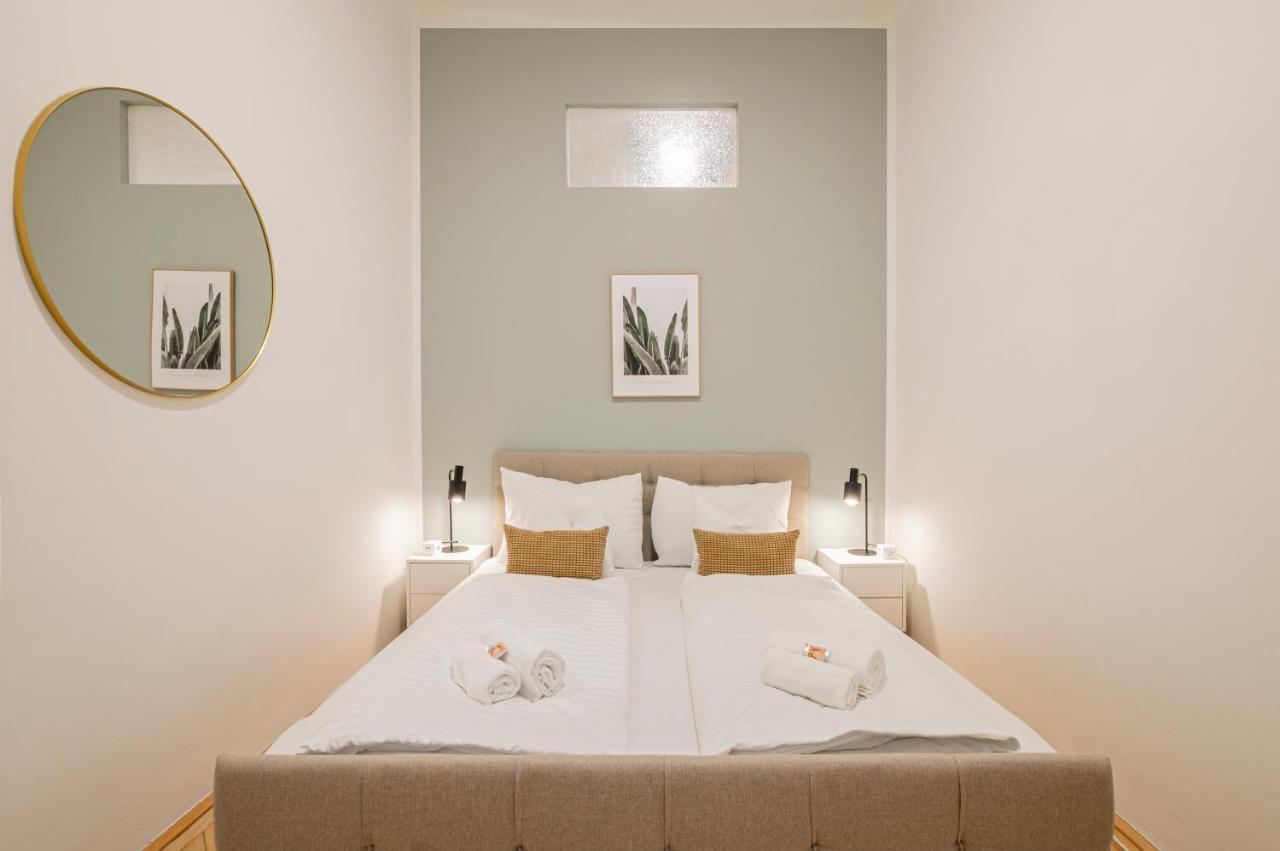 Charming Apt Perfect For 4-6 Tram, Self-Checkin Wien Eksteriør billede